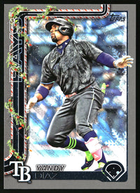 Yandy Díaz #H20 2025 Topps Holiday Silver Glitter Holiday