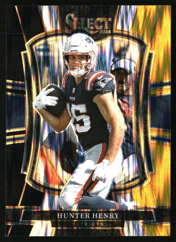 Hunter Henry 2025 Panini Select #180 Black and Gold Prizm Shock