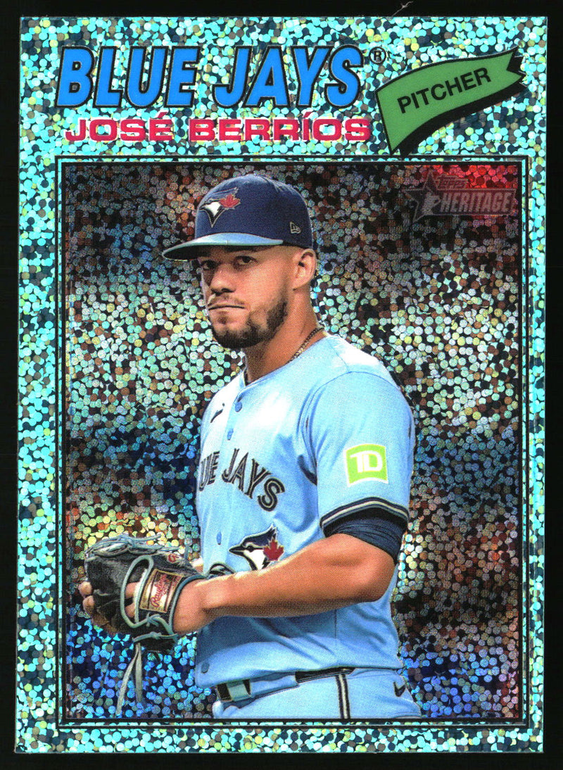 José Berríos 2026 Topps Heritage #56 Chrome Aqua Sparkle Refractors